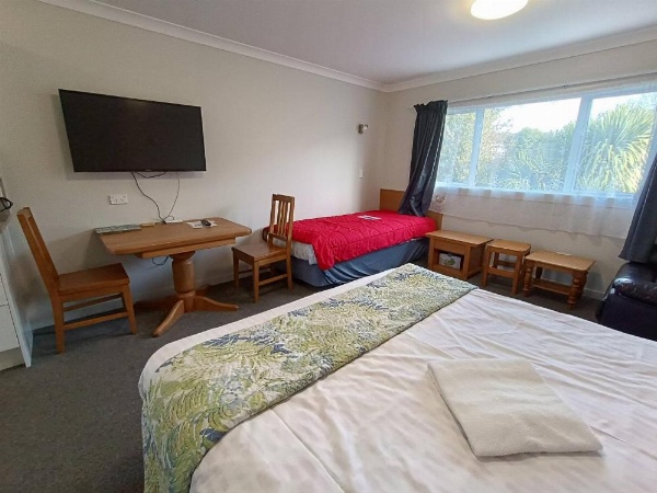 Bayfield Motel and Apartment image 13