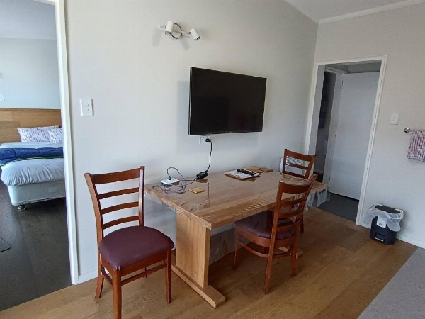 Bayfield Motel and Apartment image 19